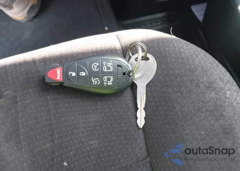 2011 Chrysler Town & Country Touring from USA, damaged, VIN 2A4RR5DG1BR614835